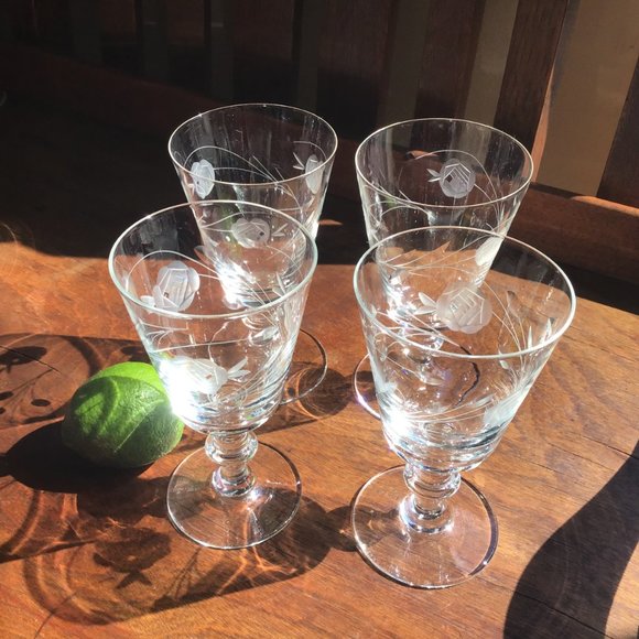 Vintage Set of Four Etched Rose Stemmed Cocktail Glasses - Picture 5 of 7